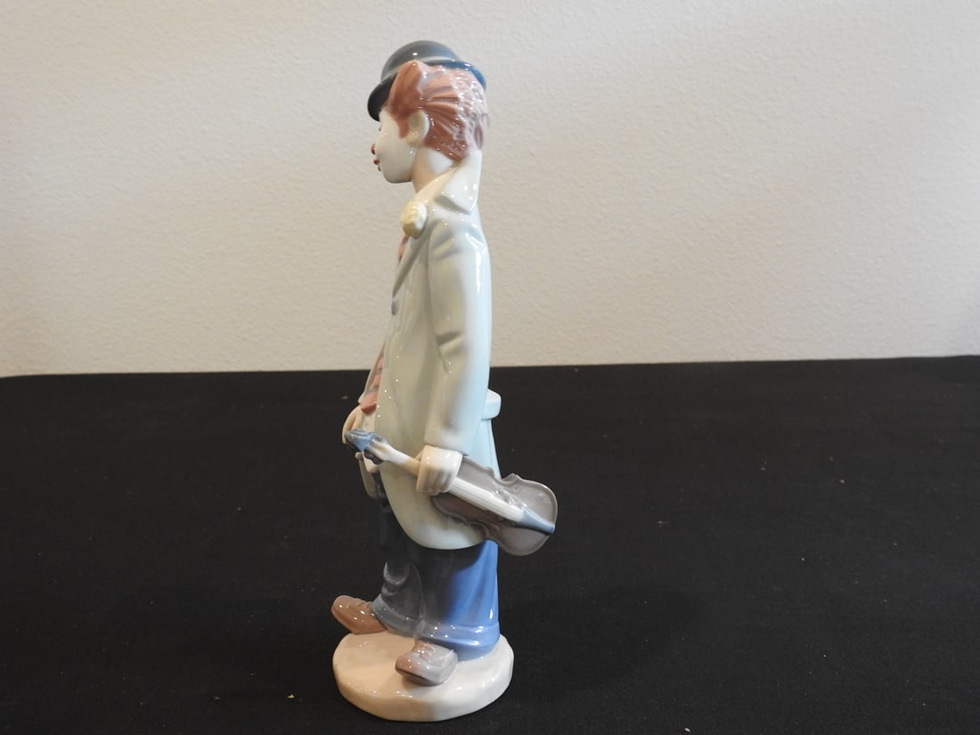 Lladro Clown Figurine - 3