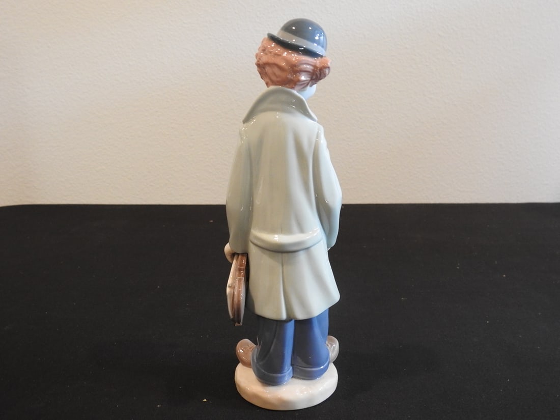Lladro Clown Figurine - 4