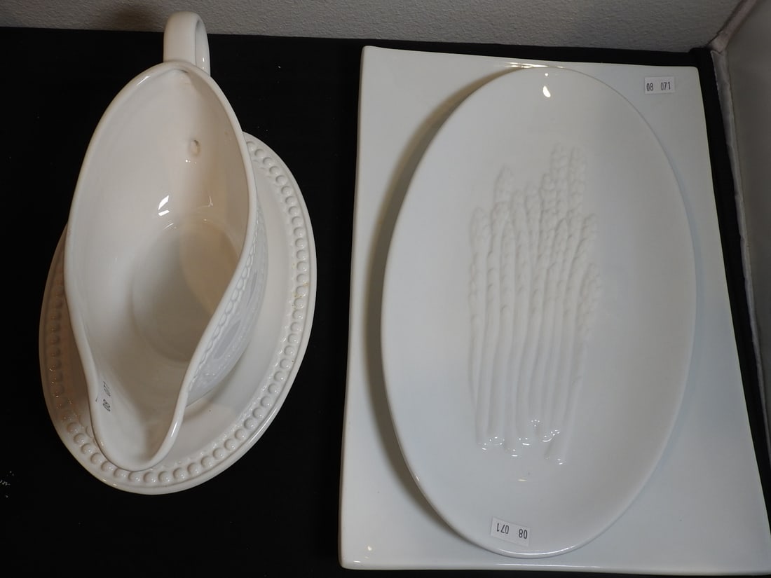 Fine White Ceramic Serving Dishes (1 of 7)