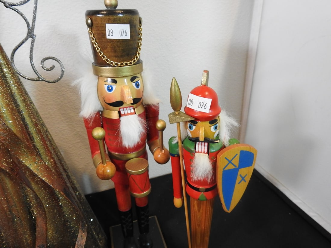 Quality Christmas Decor Lot - 3