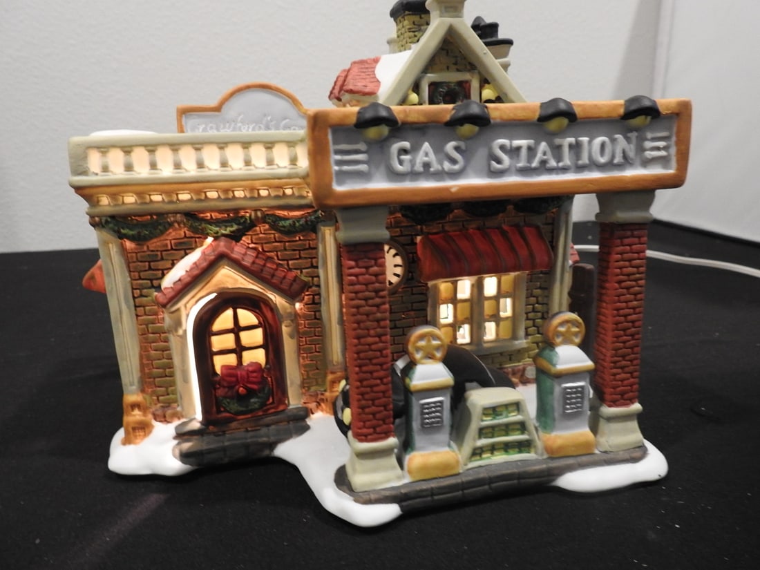 Two Vintage Hand-Painted Porcelain Village Buildings - 6