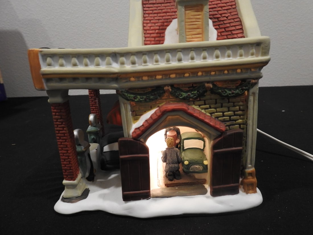 Two Vintage Hand-Painted Porcelain Village Buildings - 8