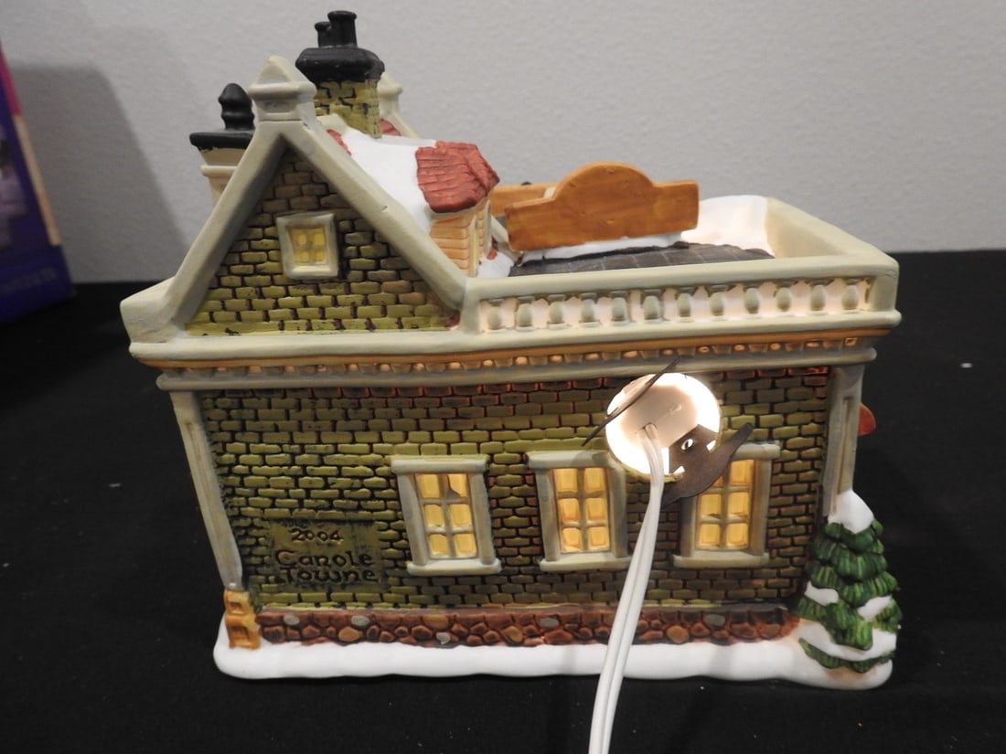 Two Vintage Hand-Painted Porcelain Village Buildings - 9