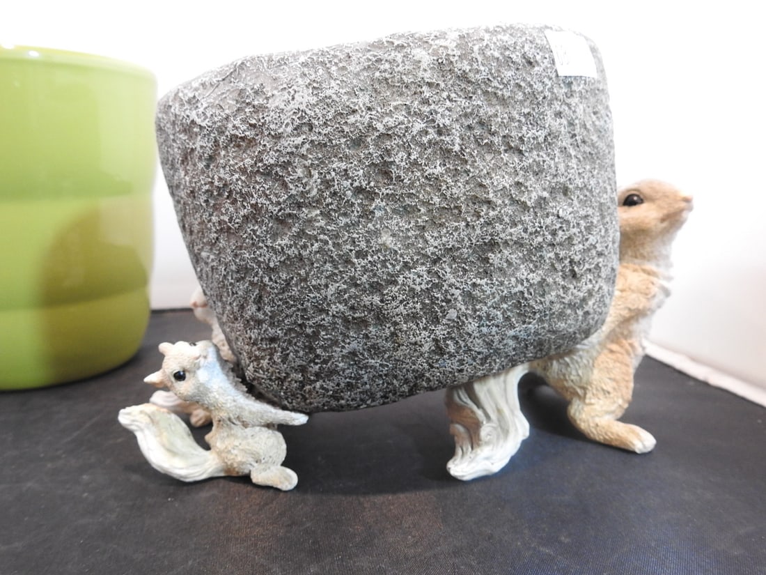 Whimsical Home Decor Collection with Metal Lizard - 9