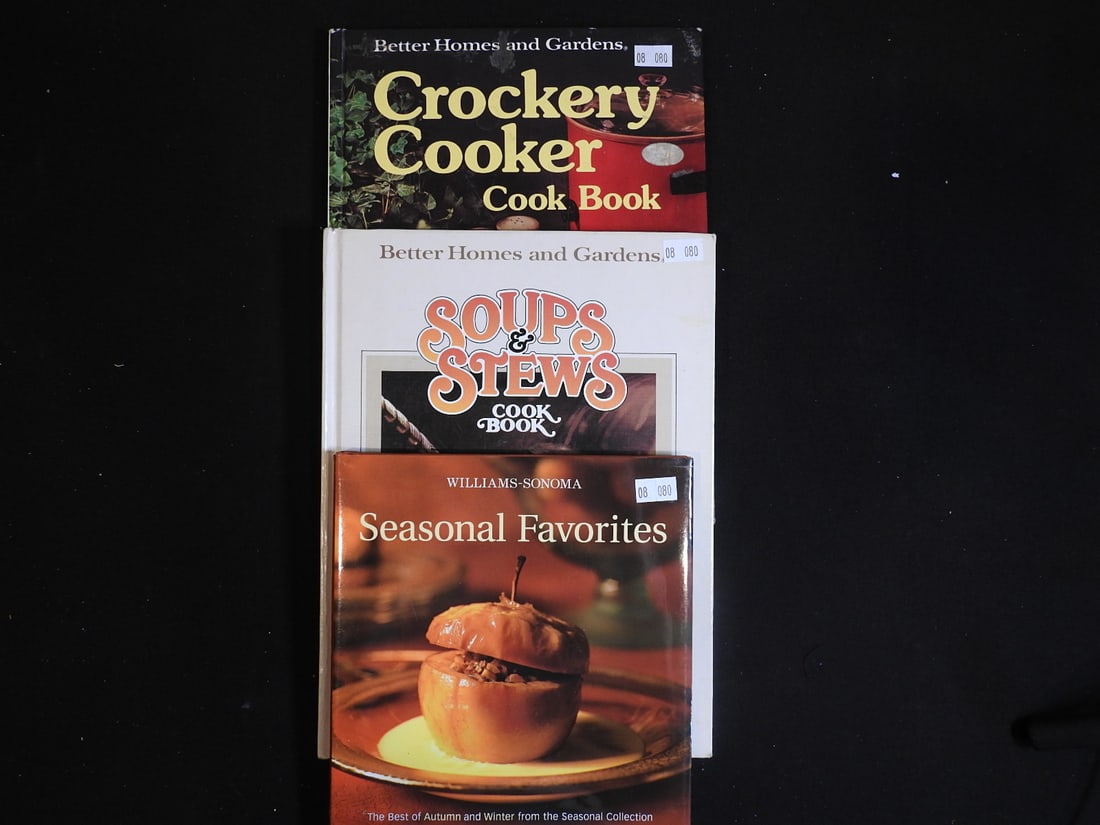 Three Cookbooks Including Williams Sonoma: Lot of three cookbooks including Williams Sonoma and vintage cookbooks, measured as packed. Approx. 2 x 11 x 8 in.