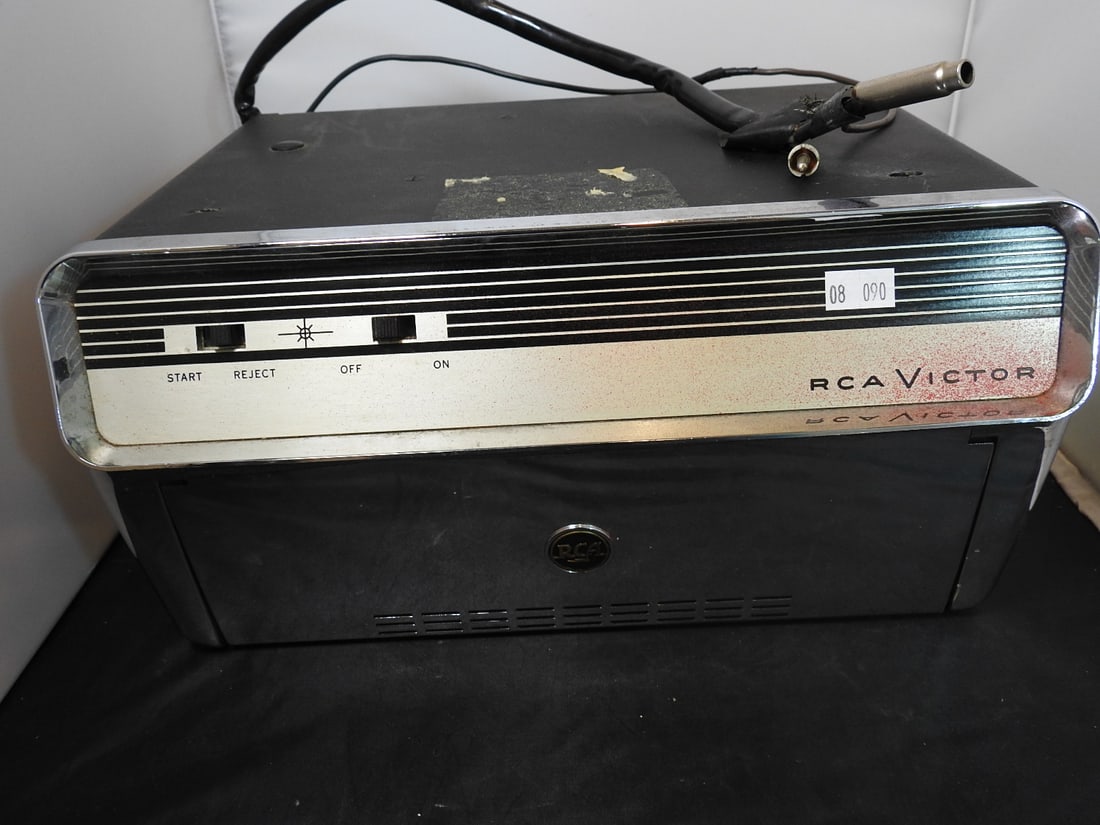 Vintage RCA Victor Automobile Record Changer Attachment (1 of 6)