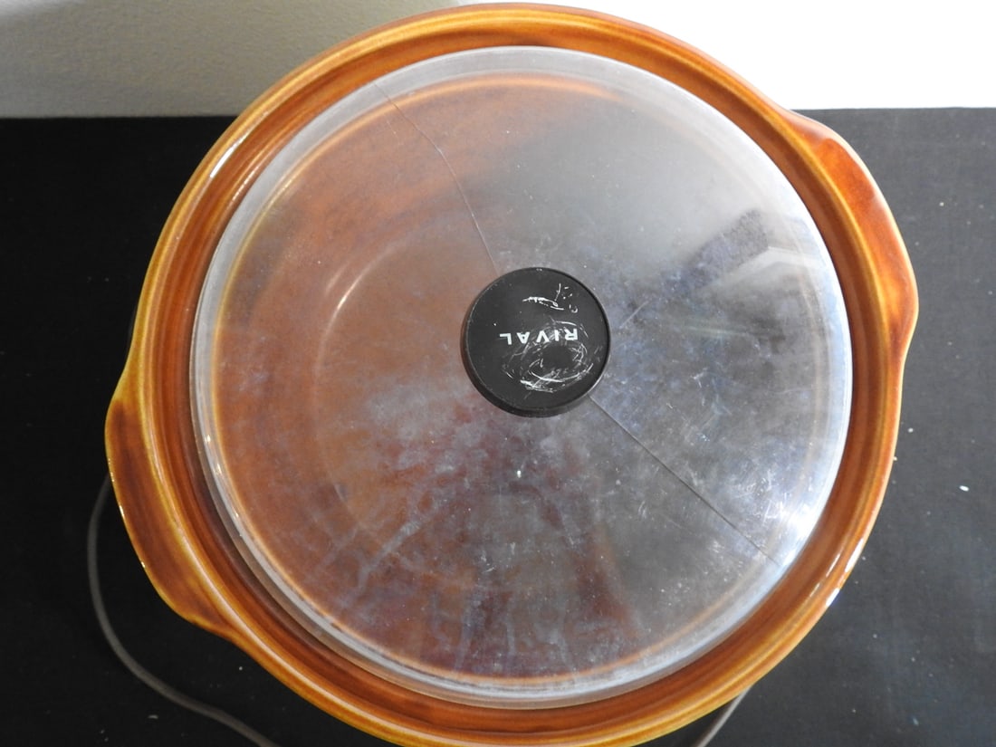 Vintage Rival Crock-Pot with Cracked Lid - 2
