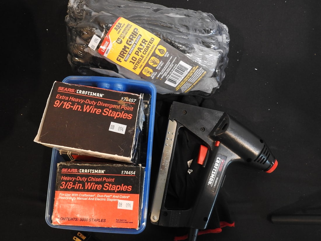 Craftsman Staple Gun, Staples and Gloves Lot: Craftsman staple gun with staples and gloves, measured as packed. Approx. 8 x 12 x 11 in.
