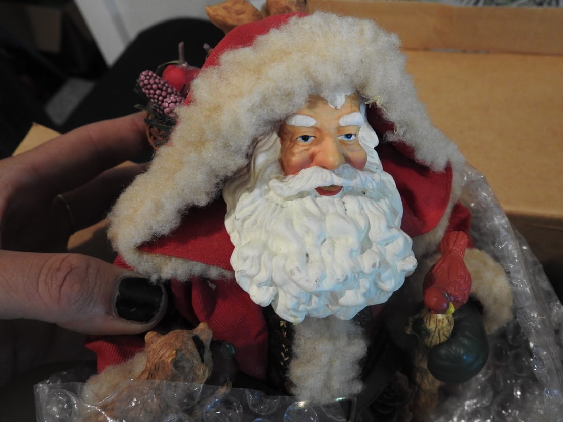 Kirkland and Kurt Adler Santa Figure Collection - 4