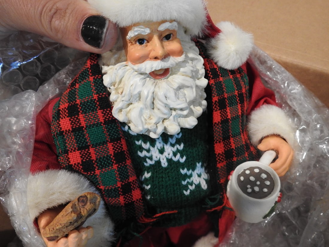 Kirkland and Kurt Adler Santa Figure Collection - 6