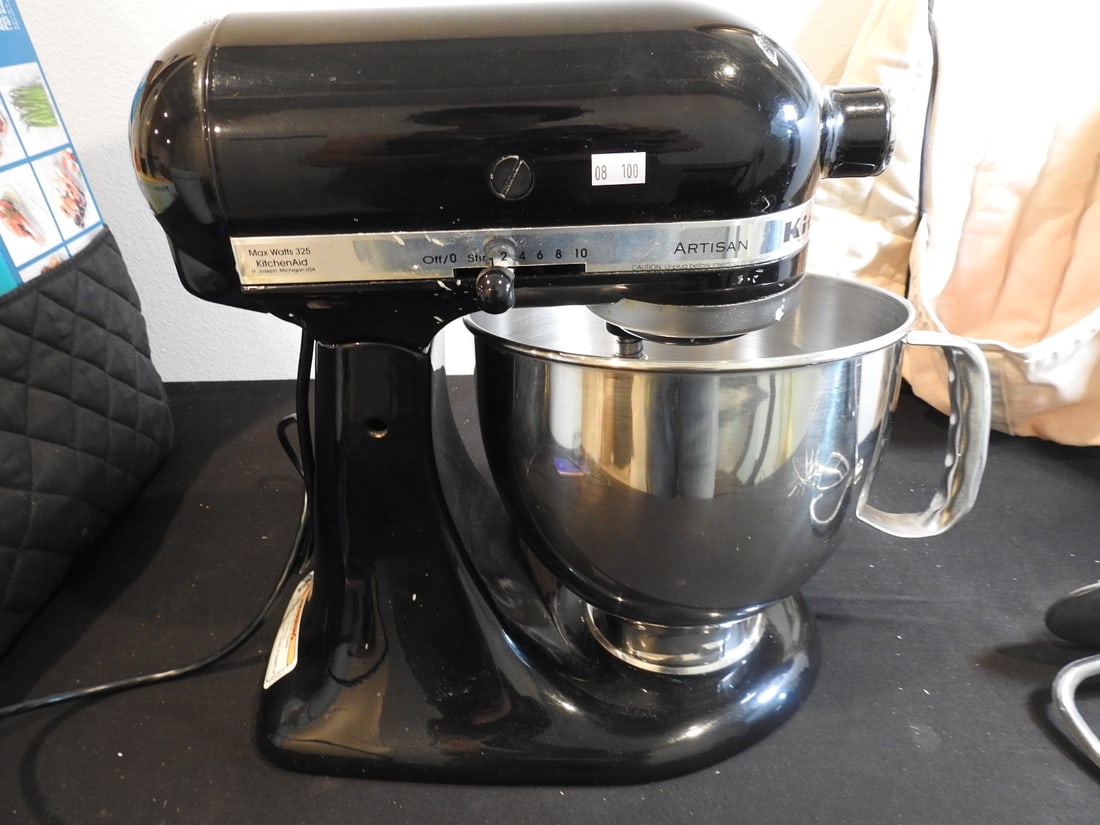 KitchenAid Stand Mixer: KitchenAid stand mixer with stainless steel mixing bowl, measured as packed. Approx. 15 x 14 x 12 in.