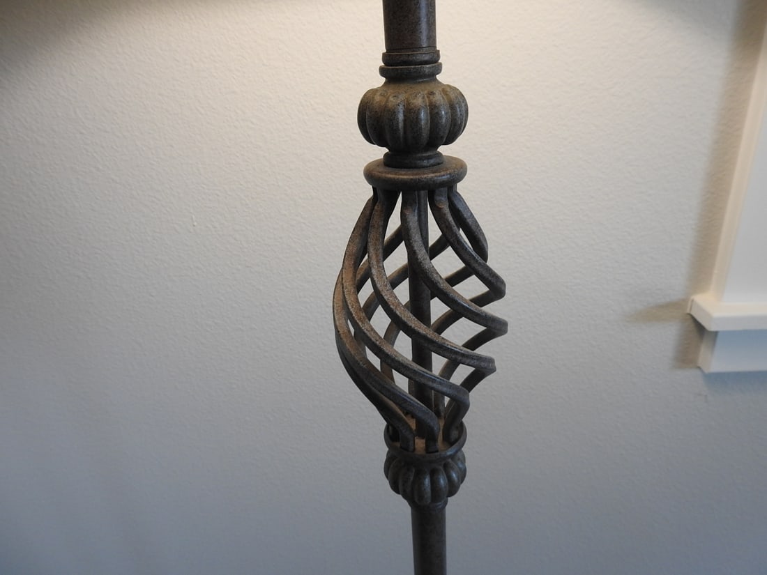 Metal Scrolled Floor Lamp - 2