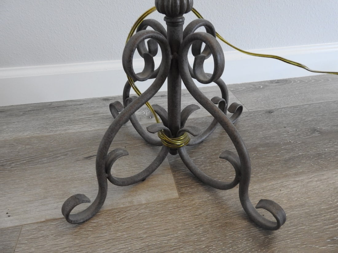 Metal Scrolled Floor Lamp - 4