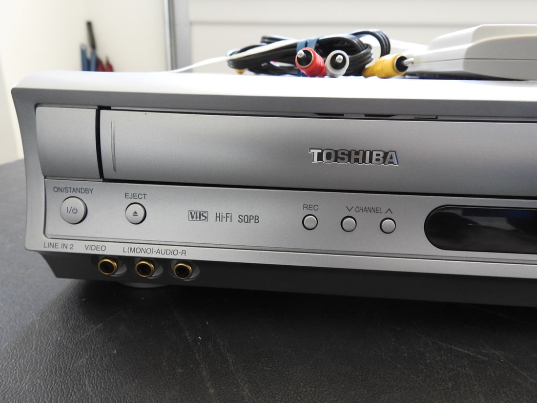 Toshiba SD-K220U DVD/VCR Deck - 2