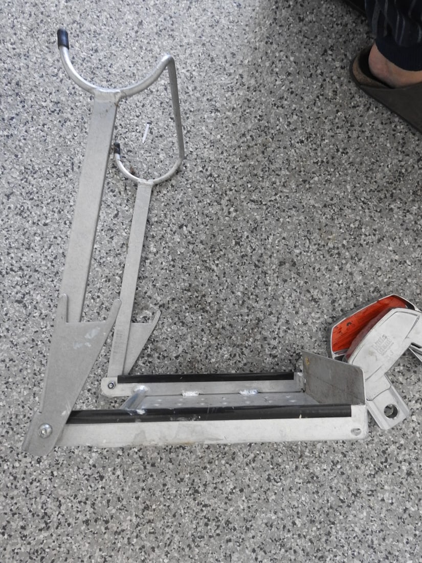 Adjustable Collapsible Ladder - 7