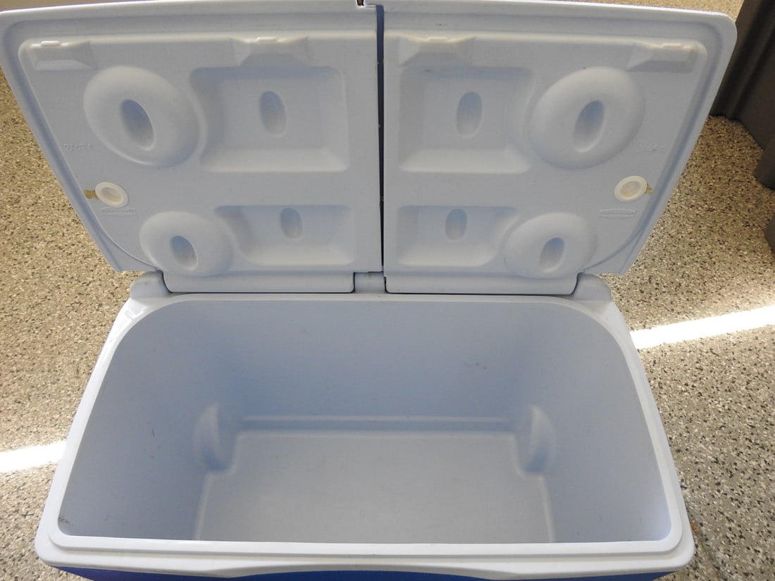 Red and Blue Mobile Coolers - 5