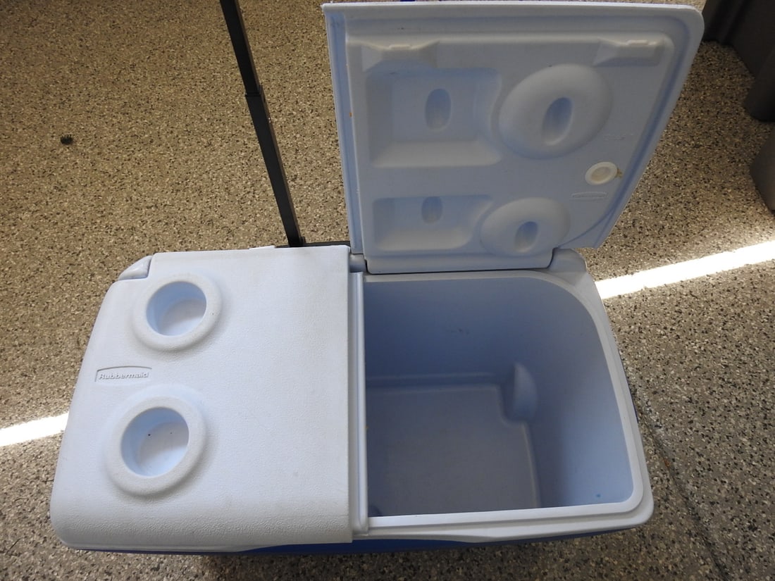 Red and Blue Mobile Coolers - 6