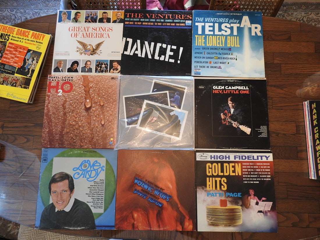 Lot of Nine Assorted Vinyl Records (1 of 1)