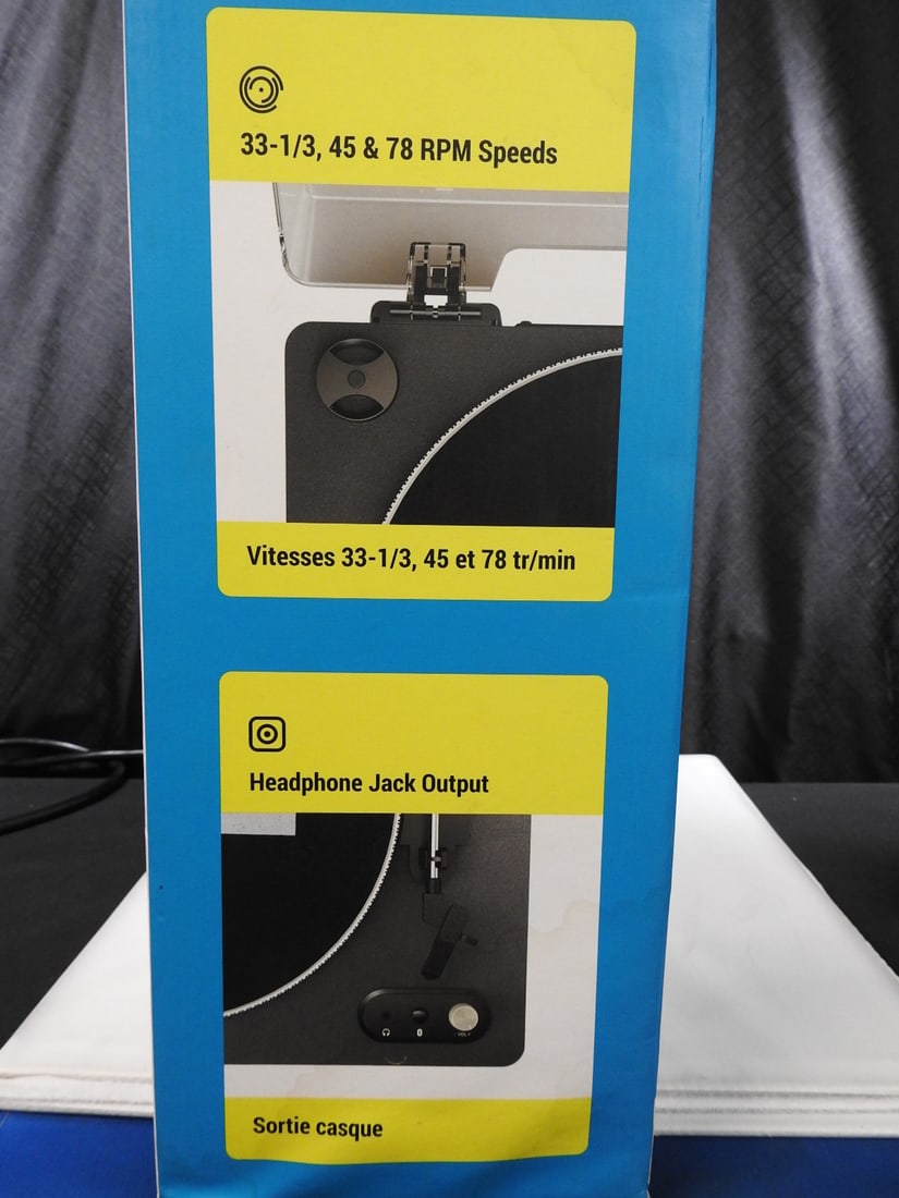 JAM Audio Spun Out Bluetooth Turntable with Dust Cover - Boxed - 3