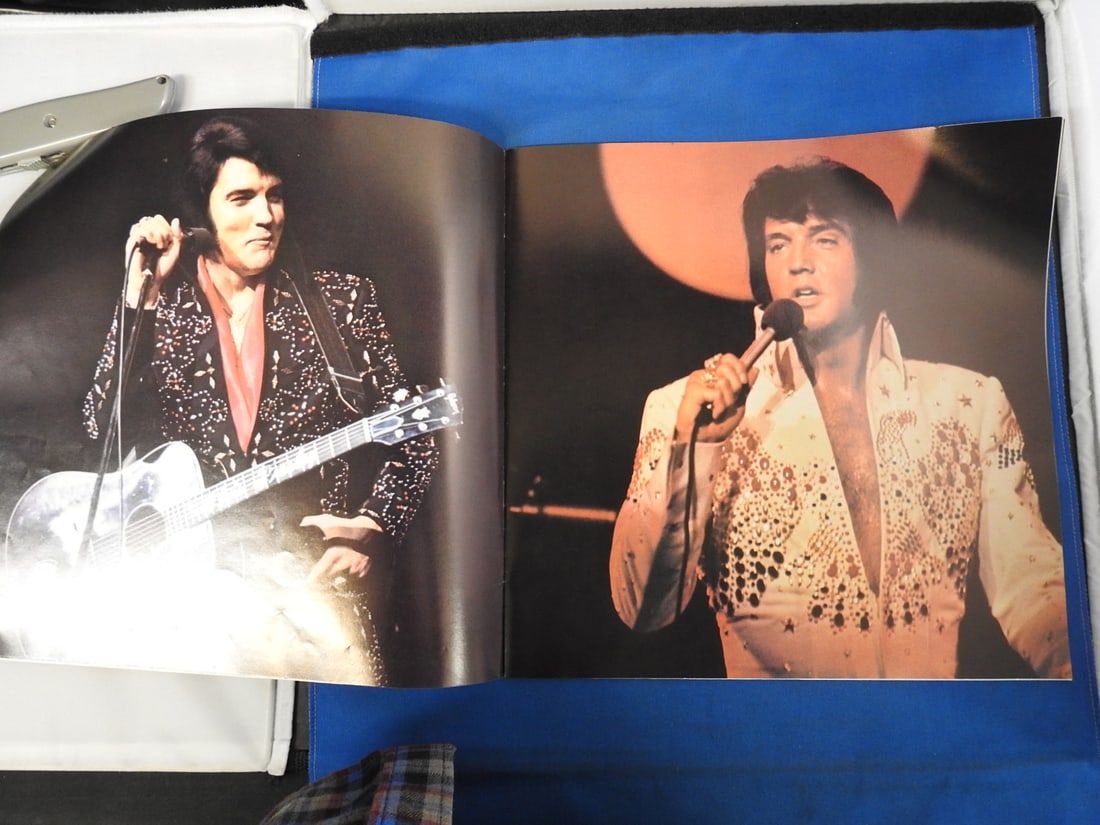 Elvis Presley Special TV Edition Photo Album - 16 Pages - 2