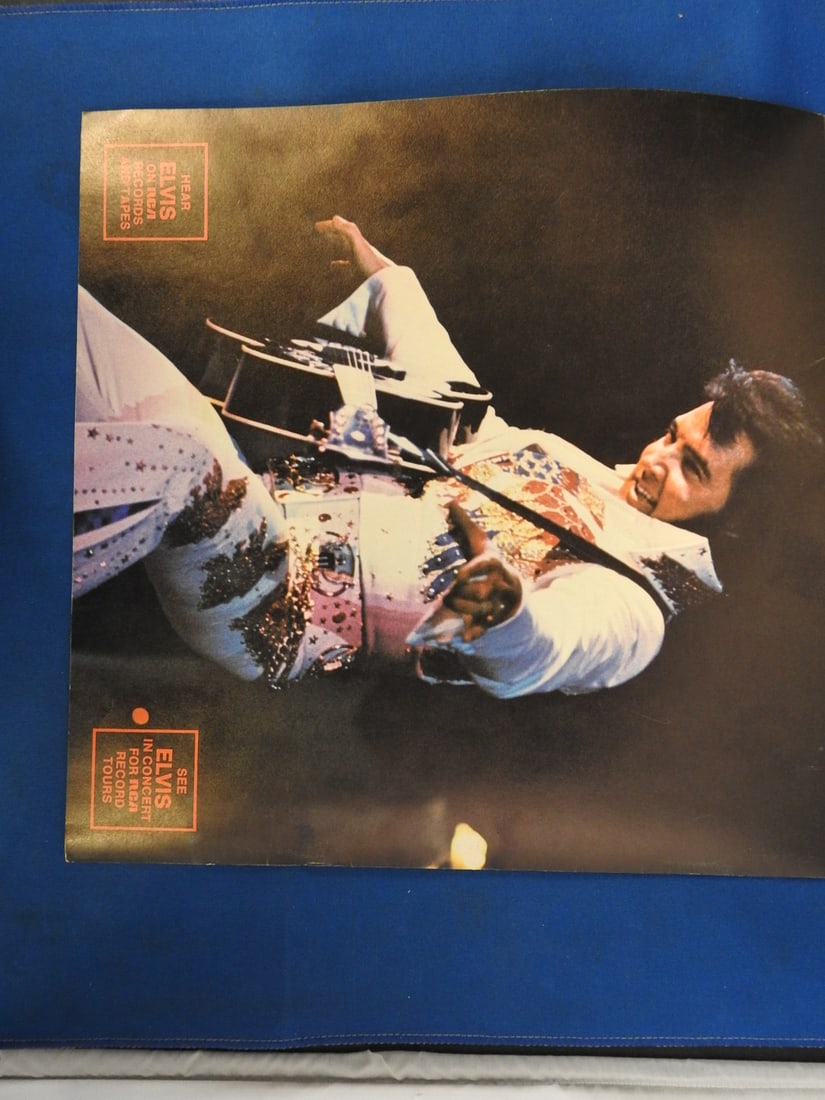 Elvis Presley Special TV Edition Photo Album - 16 Pages - 3