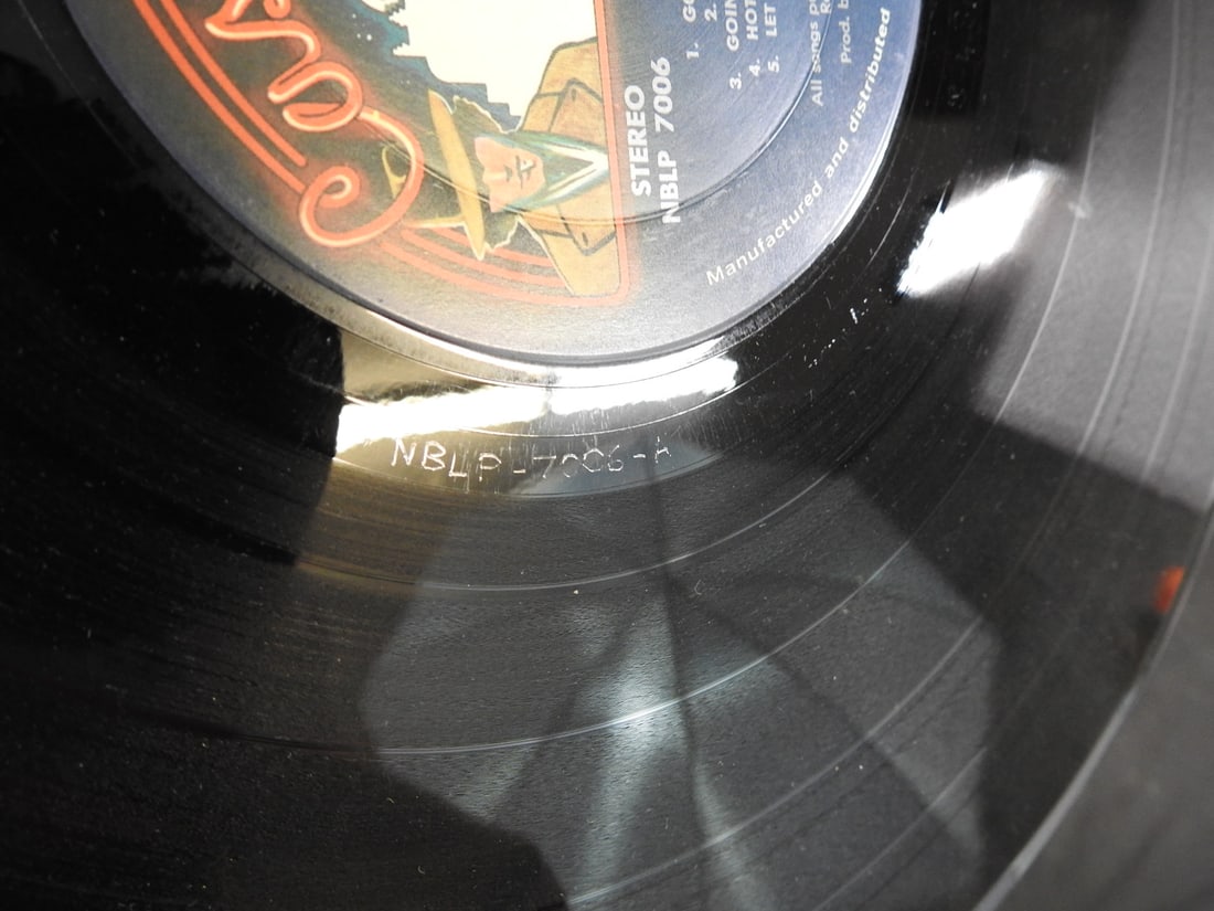 KISS Hotter Than Hell Vinyl LP - 4
