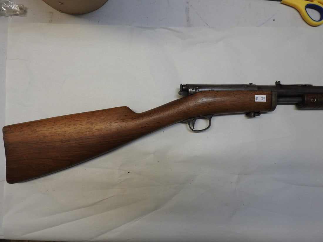 J. Stevens Arms & Tool Co. Gallery No. 80 Pump-Action .22 Rifle (1 of 4)