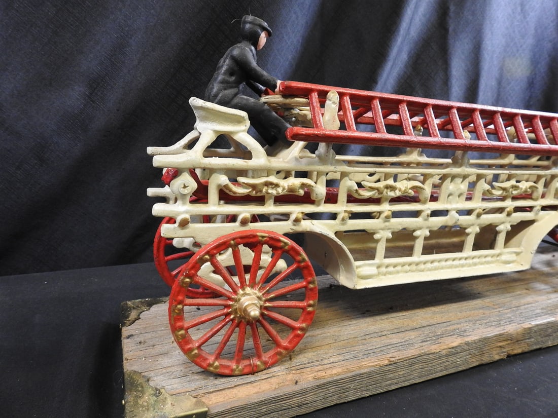 Pair of Cast-Iron Horse-Drawn Fire Apparatus Models - 3