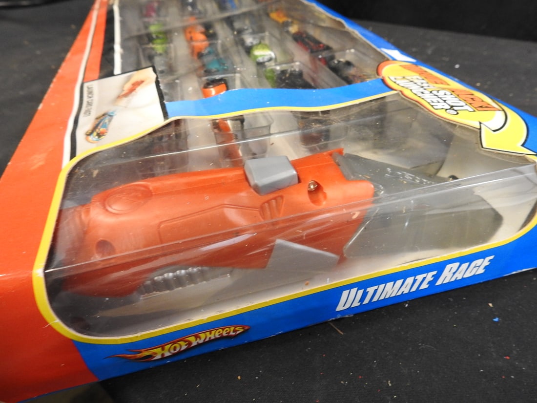 2009 Hot Wheels 20-Car Race Pack with Launcher - 5