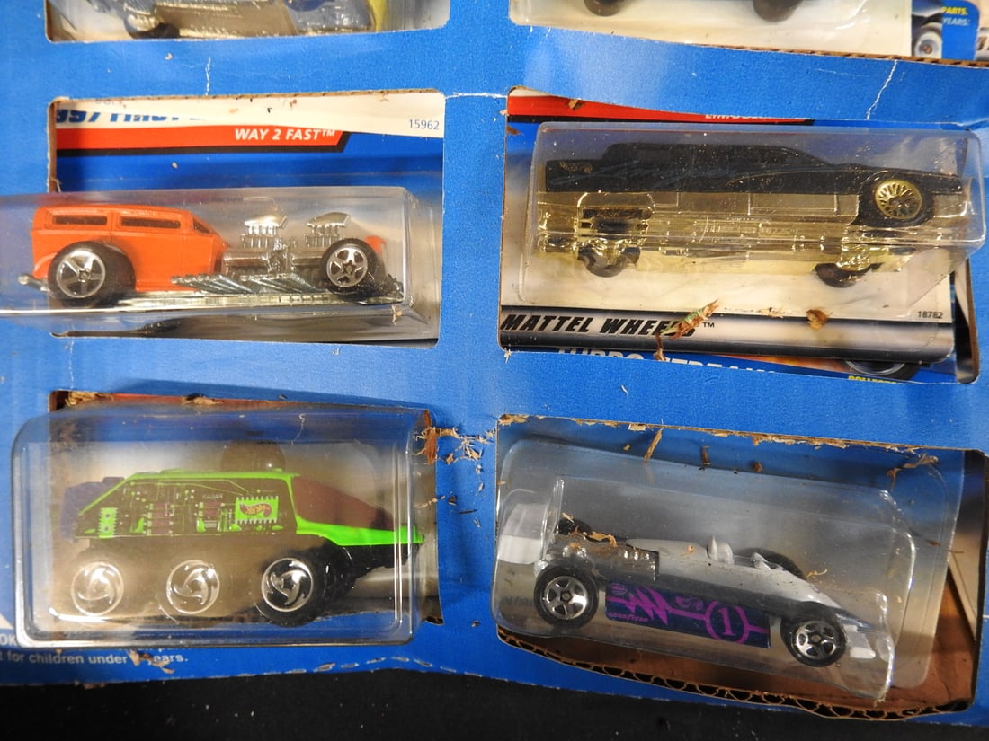 Hot Wheels 20-Car Gift Sets, 1995 and 1998, Lot of 2 - 4