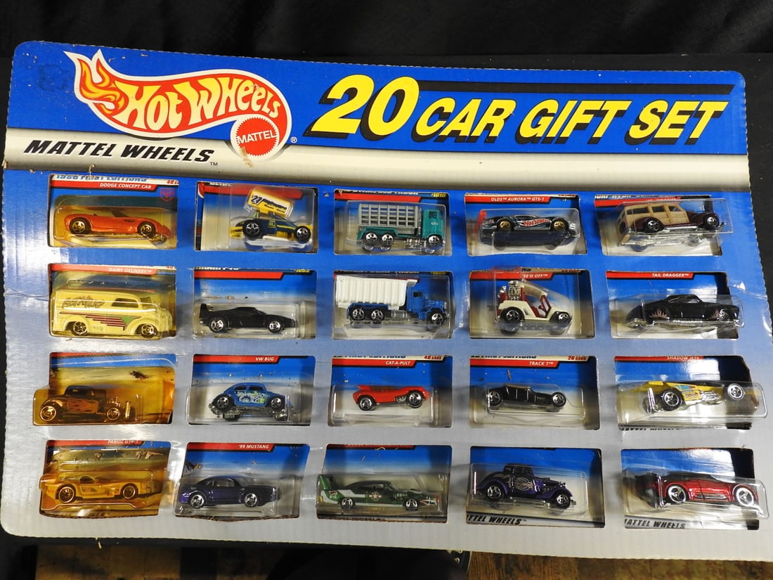1999 Hot Wheels 20-Car Gift Sets, Lot of 2 - 6