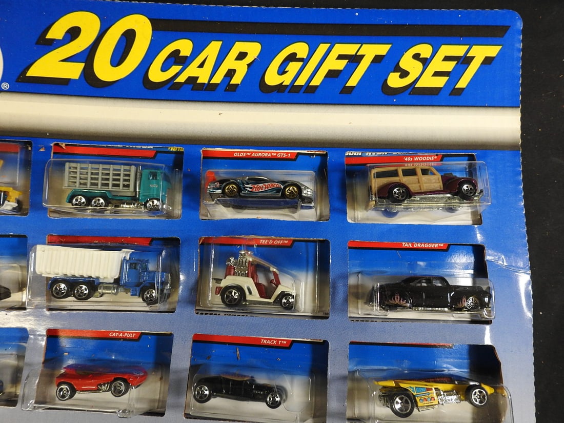 1999 Hot Wheels 20-Car Gift Sets, Lot of 2 - 8