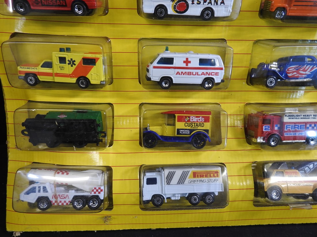 1992 Matchbox 30 Die-Cast Vehicles Special Collection - 4