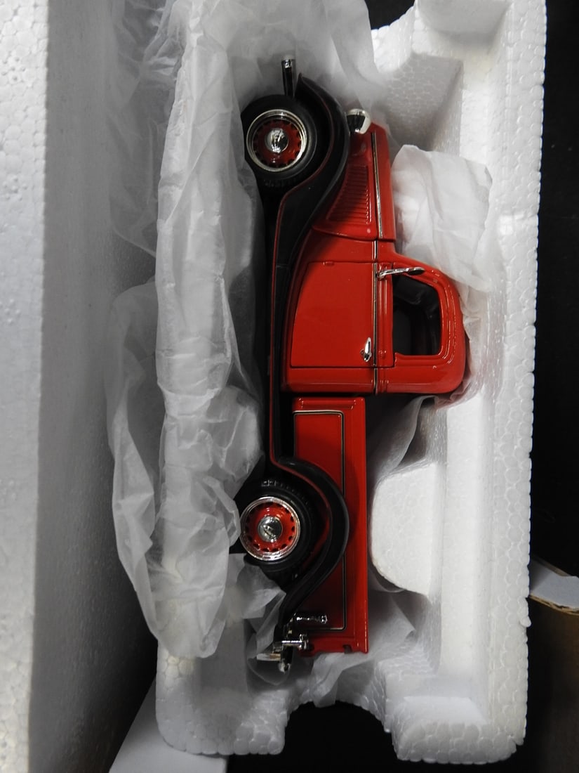 National Motor Museum Mint Vintage Truck Models, Lot of 3 - 2