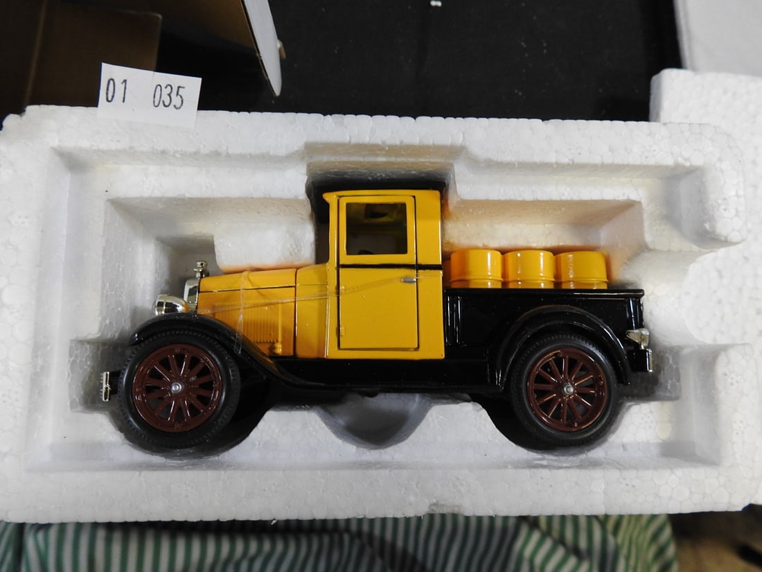 National Motor Museum Mint Chevrolet and Ford Trucks, Lot of 3 (1 of 5)