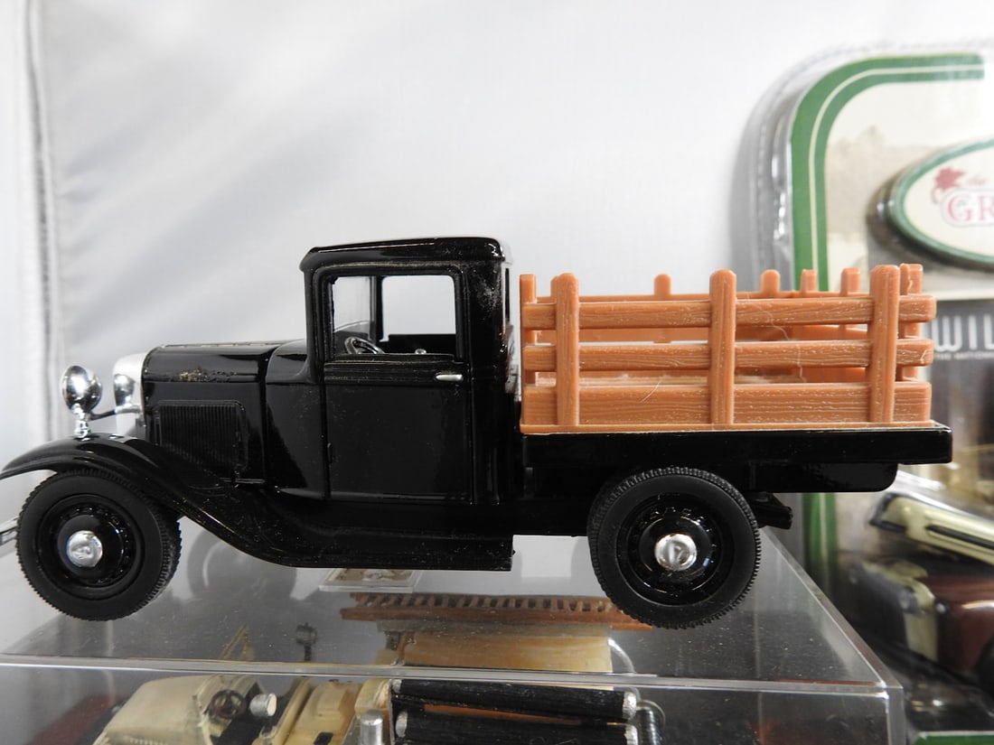 Ford, Plymouth and GMC Model Trucks, Lot of 8 - 5