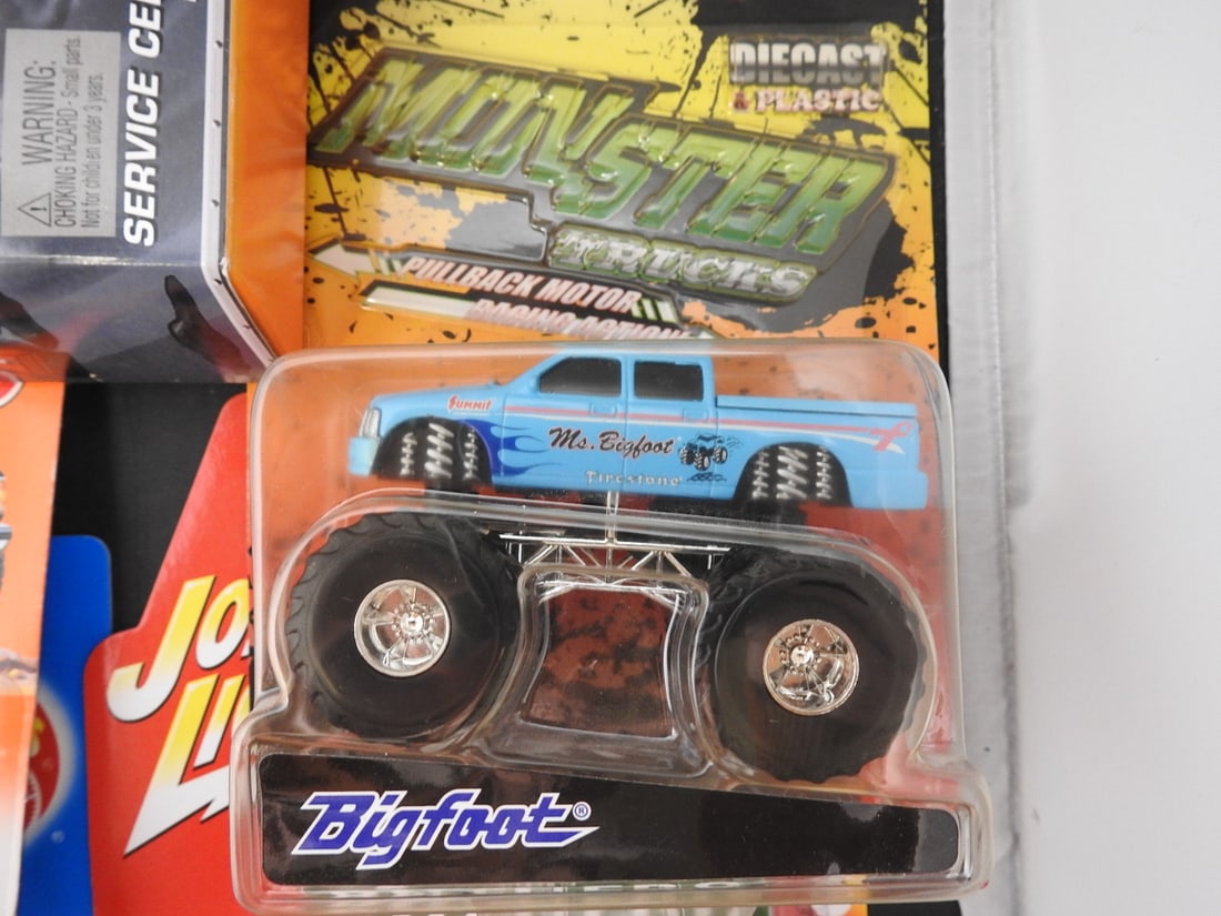 Matchbox, Johnny Lightning and Other Packaged Die-Cast Vehicles - 4