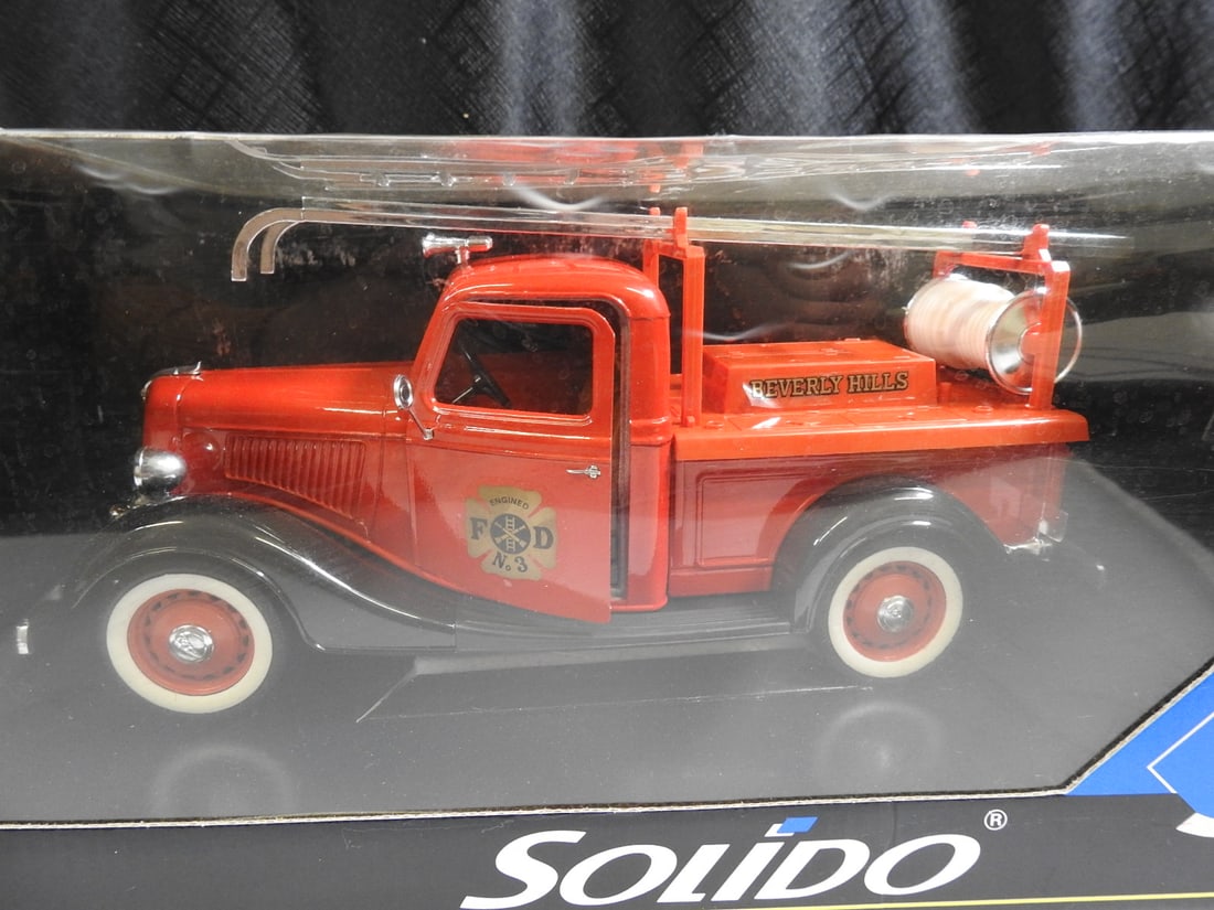 Motor Max and Solido Ford Model Trucks, Pair - 4