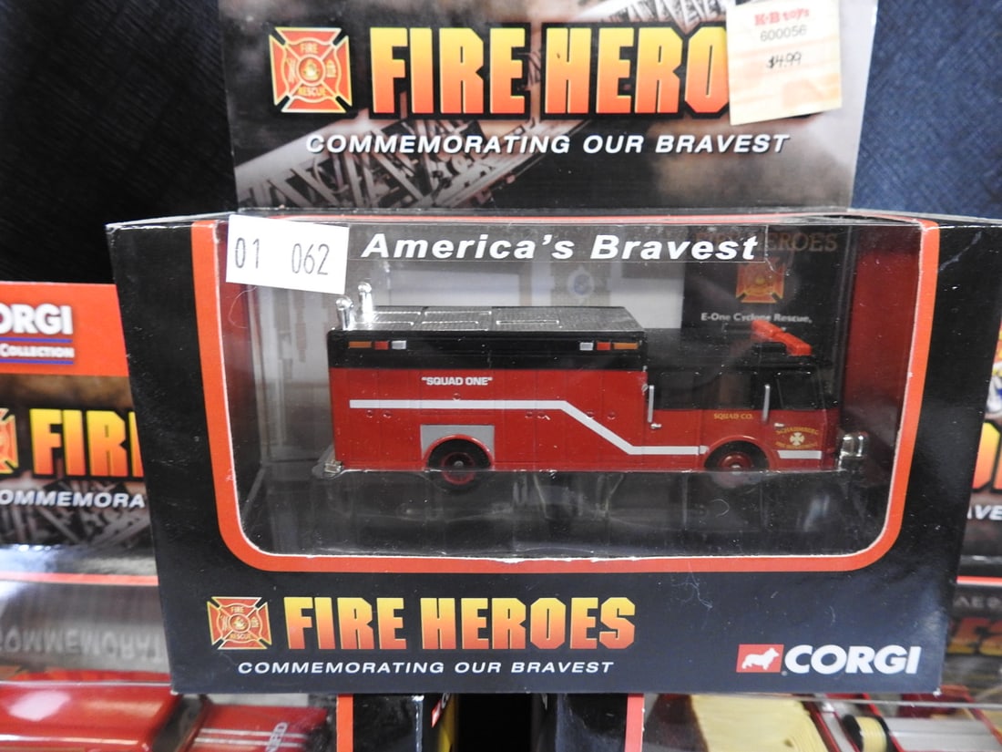 Corgi Fire Heroes Emergency Vehicle Models, Lot of 5 - 2