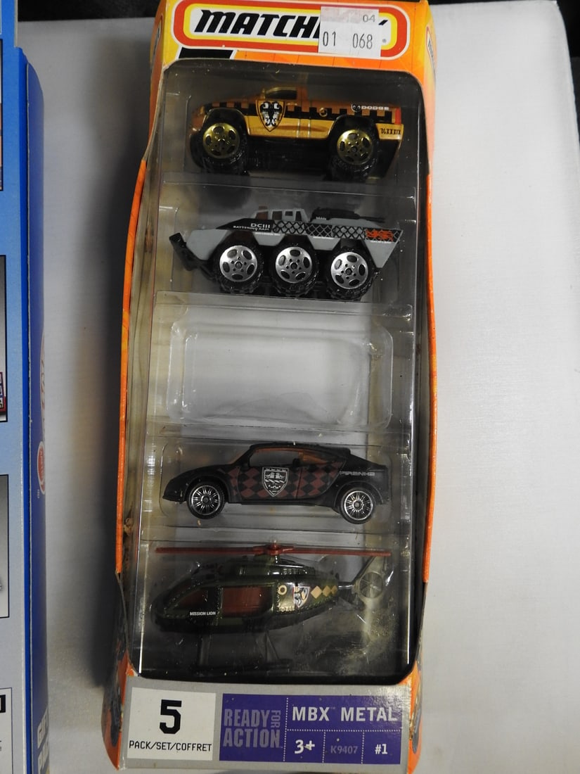 Matchbox and Hot Wheels Vehicle Sets with Oregon Custom Big Rig - 3