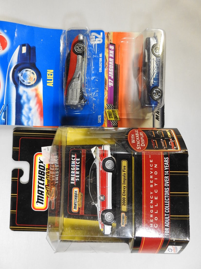 M2, Matchbox and Hot Wheels Specialty Vehicles, Lot of 8 - 4