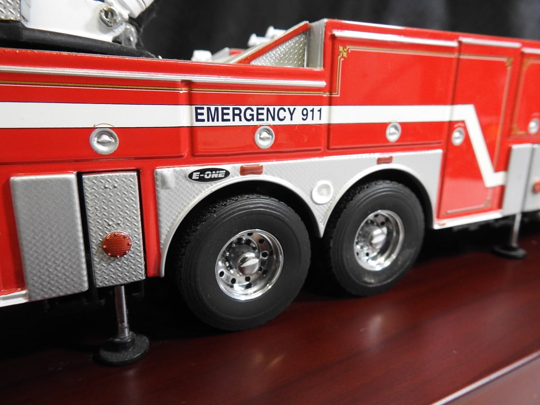 Precision Models Tower 1 Aerial Ladder Fire Truck - 6