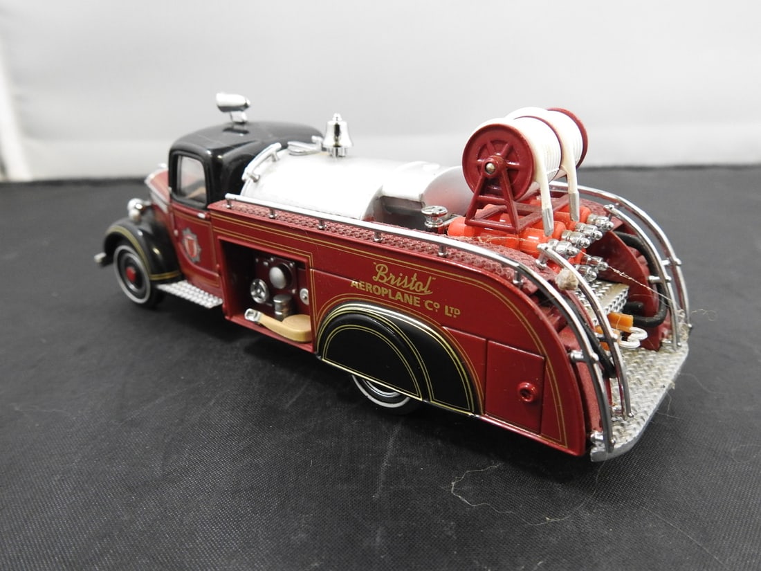 Matchbox Models of Yesteryear Fire Engines, Lot of 5 - 15