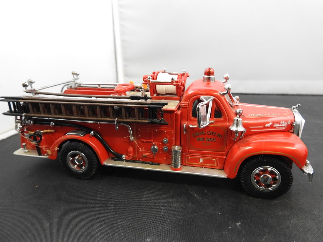 Matchbox Models of Yesteryear Fire Engines, Lot of 5 - 2