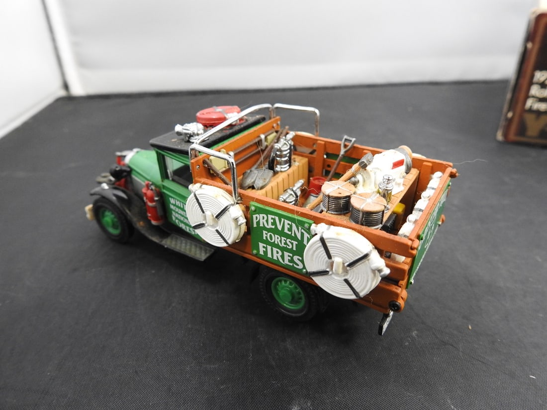 Matchbox Models of Yesteryear Fire Engines, Lot of 5 - 6
