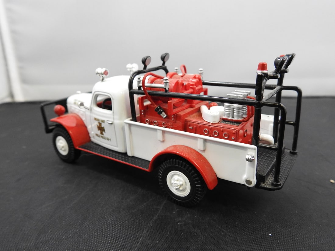 Matchbox Models of Yesteryear Rescue Vehicles - 13