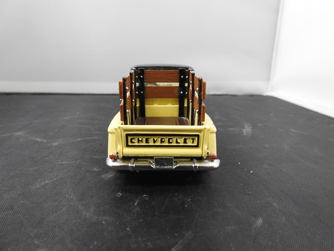 Ford and Chevrolet Pickup and Service Models - 15