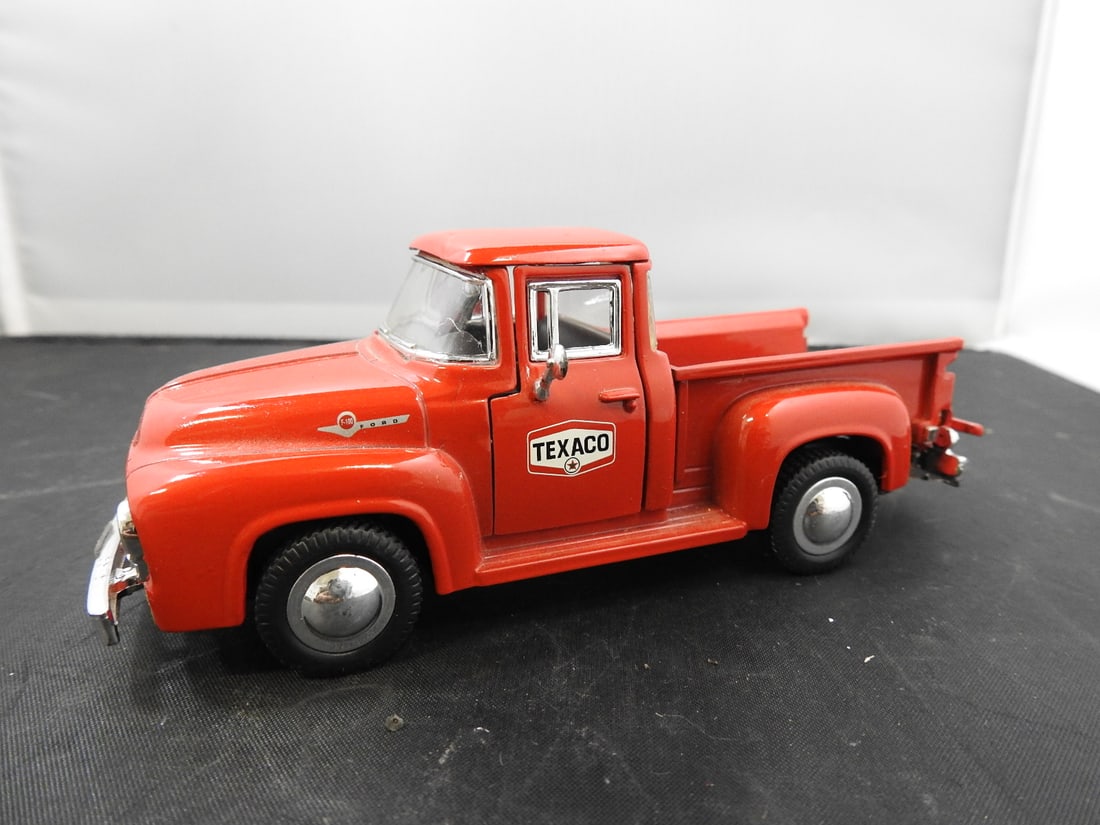 Ford and Chevrolet Pickup and Service Models - 17