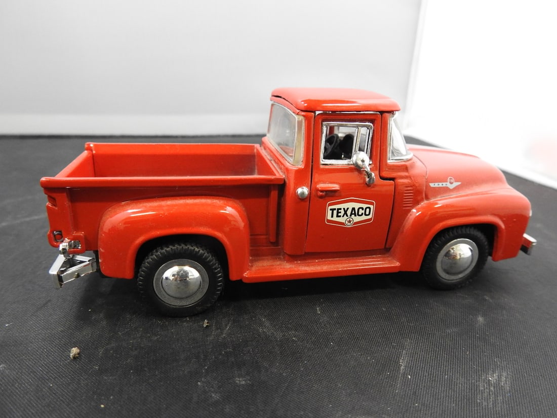 Ford and Chevrolet Pickup and Service Models - 18