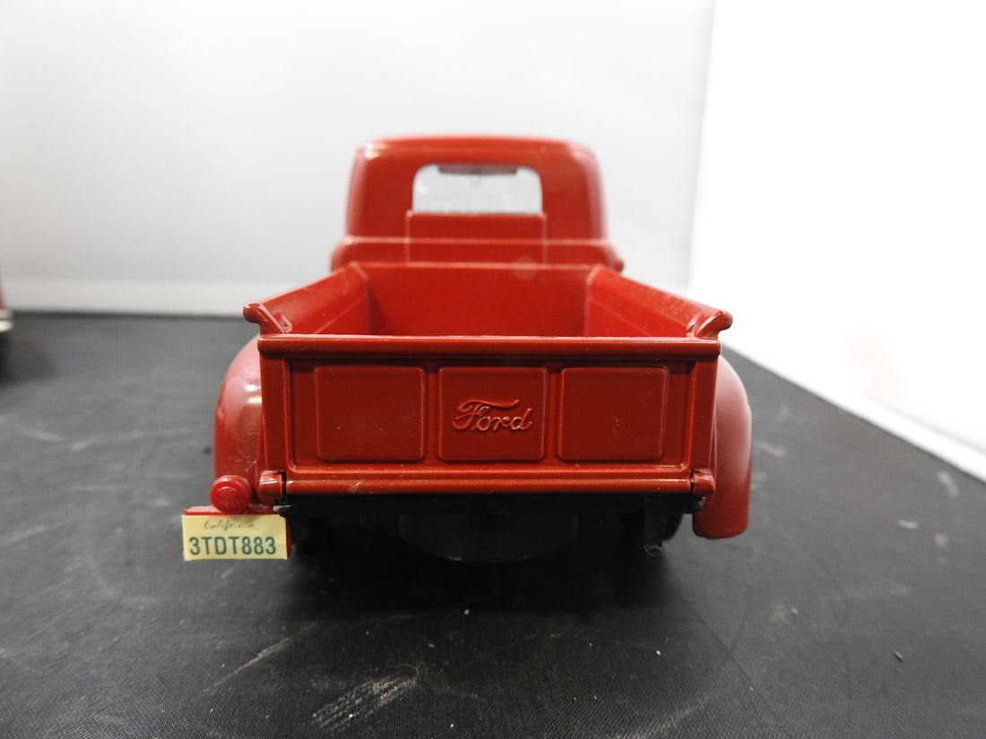 Ford and Chevrolet Pickup and Service Models - 8